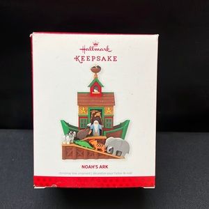 Hallmark Keepsake "Noah's Ark" 2013 Christmas ornament